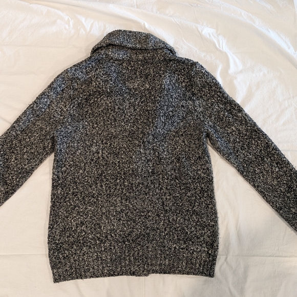 Abercrombie and Fitch sweater - Picture 2 of 6